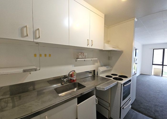  at 2/93 Queen Street, North Dunedin, Dunedin, Otago