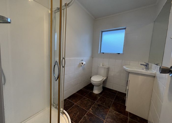  at 9/38 Edmonton Road, Henderson, Waitakere City, Auckland