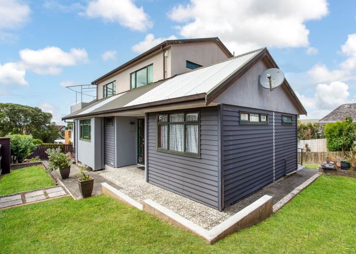  at 1/33 SHARON RD, Waiake, Auckland