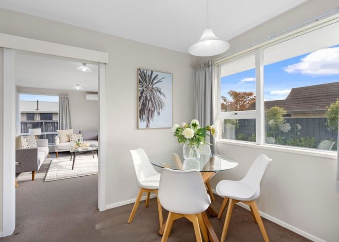  at 1/124 Lake Terrace Road, Burwood, Christchurch