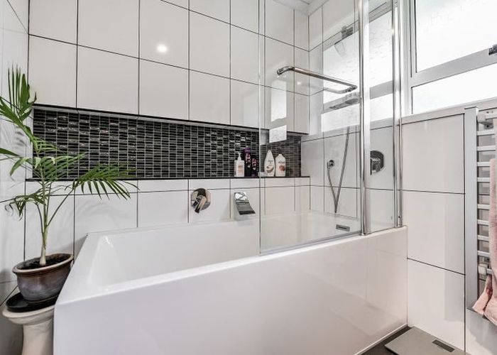  at 21 Brookbank Place, Glenview, Hamilton, Waikato
