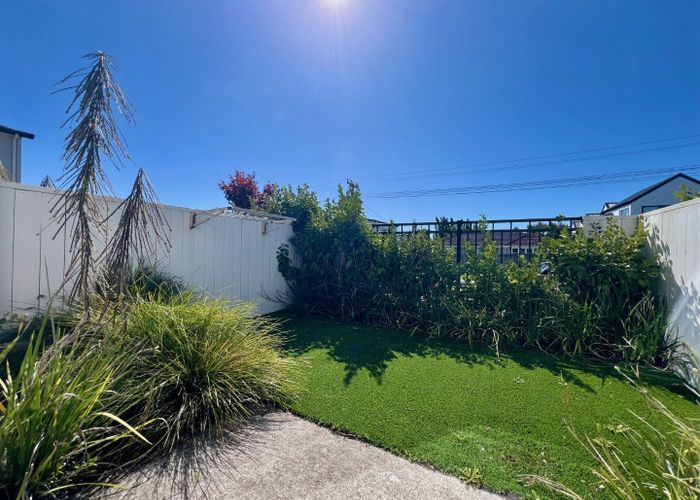  at 2/59 Neil Avenue, Te Atatu Peninsula, Waitakere City, Auckland