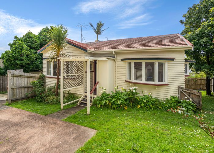  at 18A & 18B Ahiriri Avenue, Avondale, Auckland City, Auckland