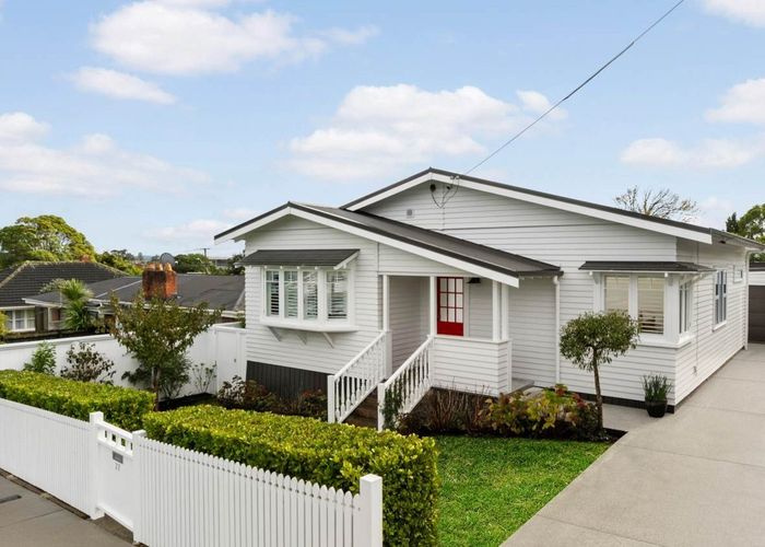  at 2/27 Chalmers Street, Avondale, Auckland