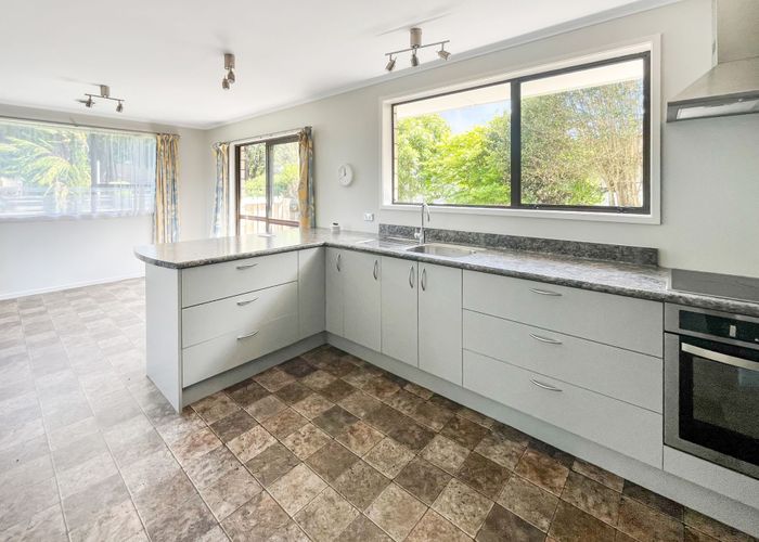  at 82 Hoods Road, Ashburton