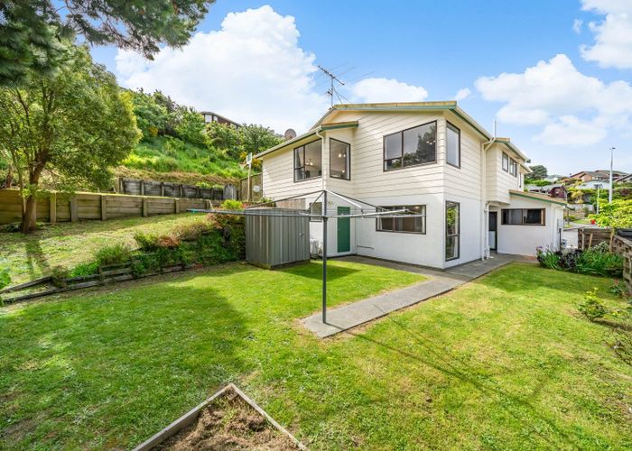  at 14 Cullen Place, Tawa, Wellington