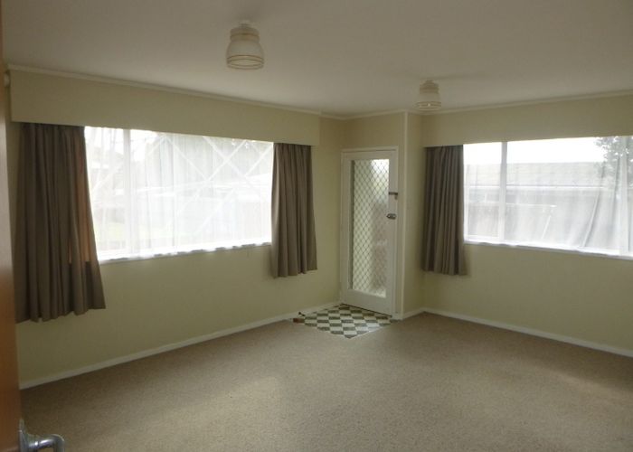  at 62b Tiroroa Avenue, Te Atatu South, Waitakere City, Auckland