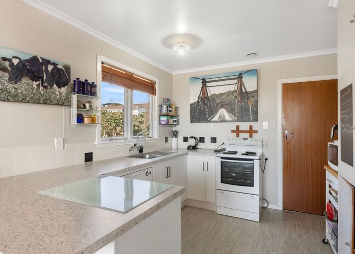  at 8 Omata Road, Westown, New Plymouth, Taranaki