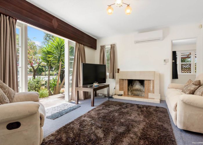  at 18 Allen Street, Mangere East, Auckland