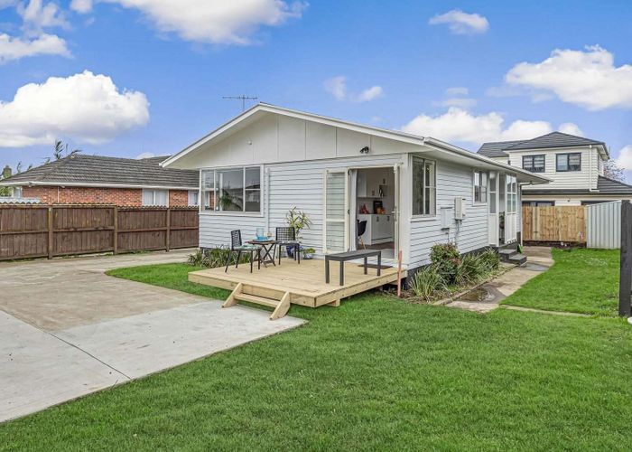  at 162 Robertson Road, Mangere East, Auckland