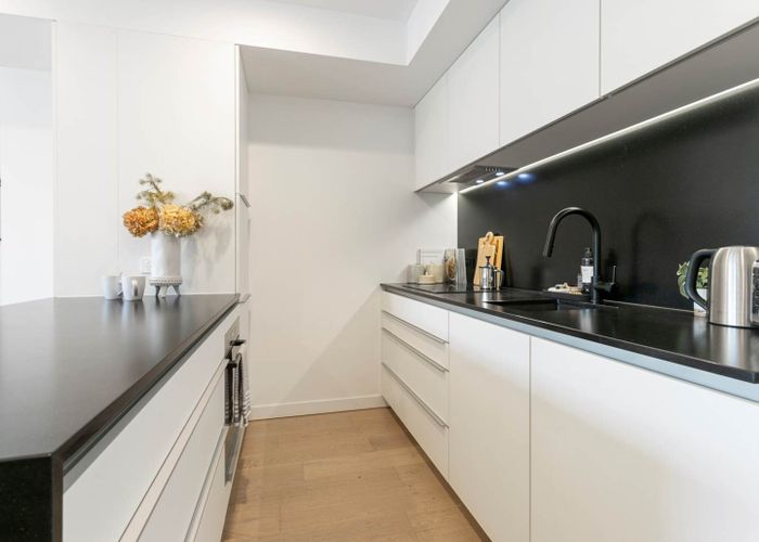  at 304/2 Miller Street, Point Chevalier, Auckland City, Auckland