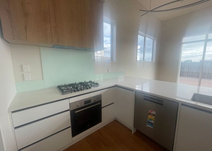 at 6 Kowaitau Avenue, Beachlands, Manukau City, Auckland