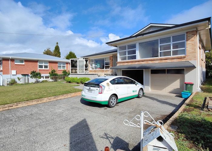  at 4 Chartwell Crescent, Chartwell, Hamilton