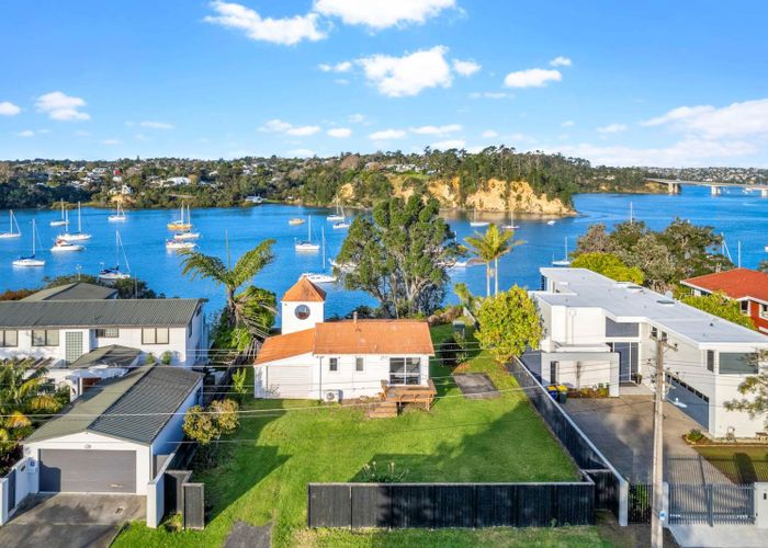  at 113 Ferry Parade, Herald Island, Waitakere City, Auckland