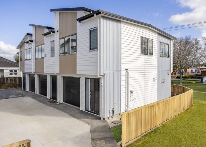  at 57B Rathgar Road, Henderson, Waitakere City, Auckland
