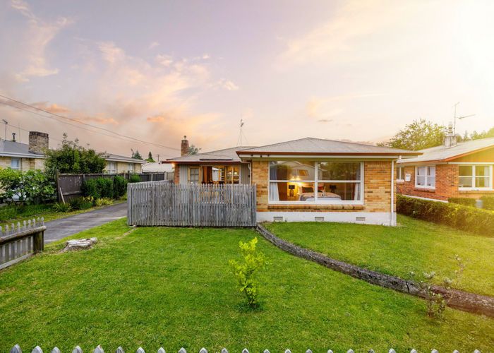  at 19 Beech Crescent, Hillcrest, Hamilton