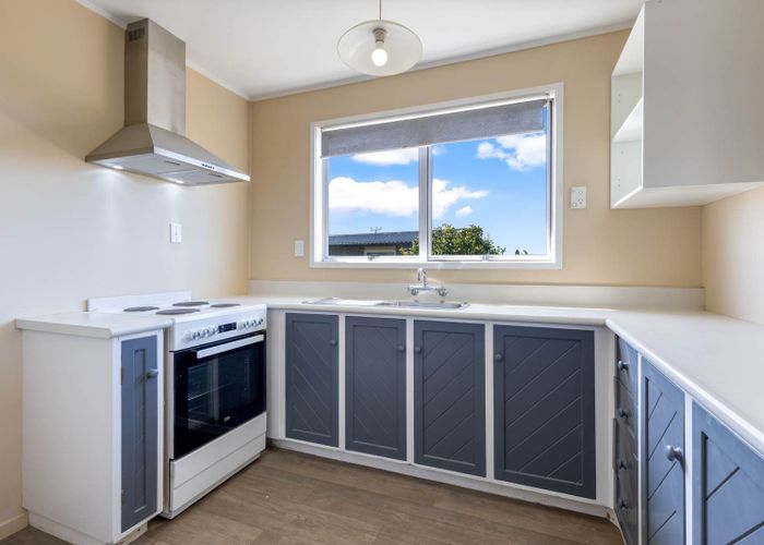  at 2/47 Royal Road, Massey, Auckland