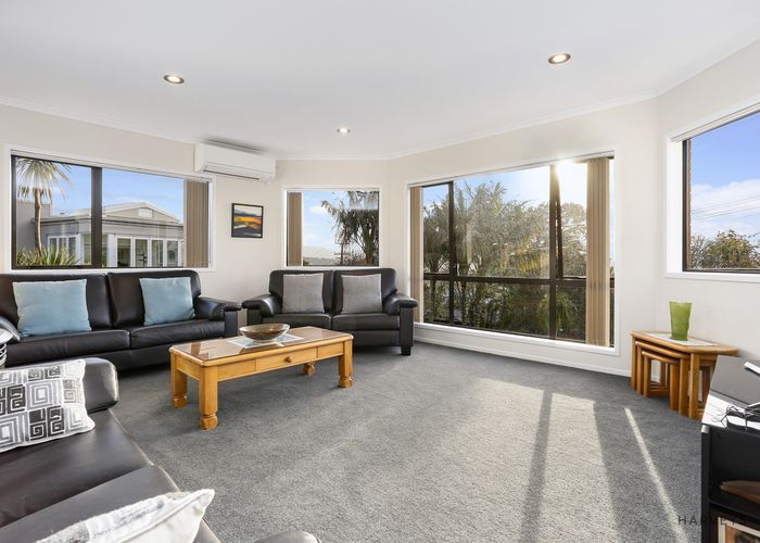  at 2C Highland Avenue, Titirangi, Auckland