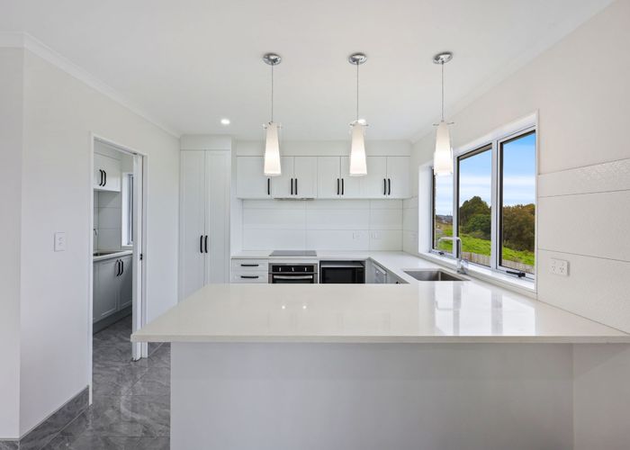  at 85c Lake Panorama Drive, Henderson, Waitakere City, Auckland