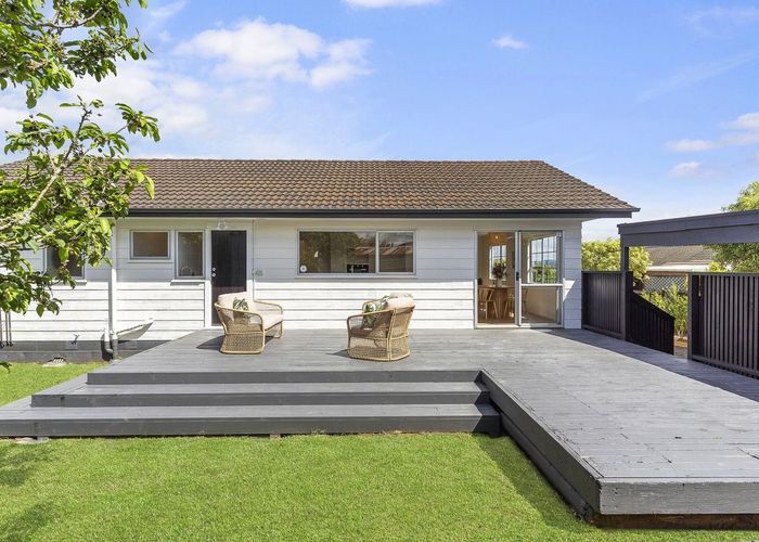  at 5 Moxham Grove, Massey, Waitakere City, Auckland