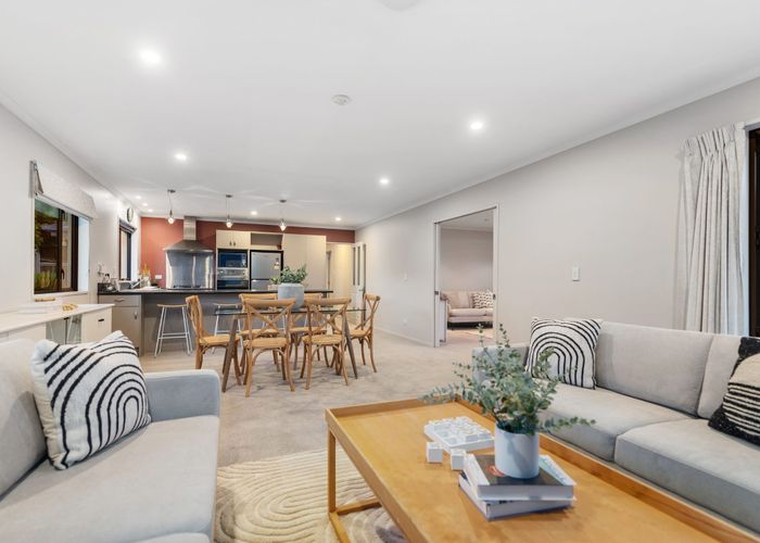  at 1 Castleview Lane, Heathcote Valley, Christchurch