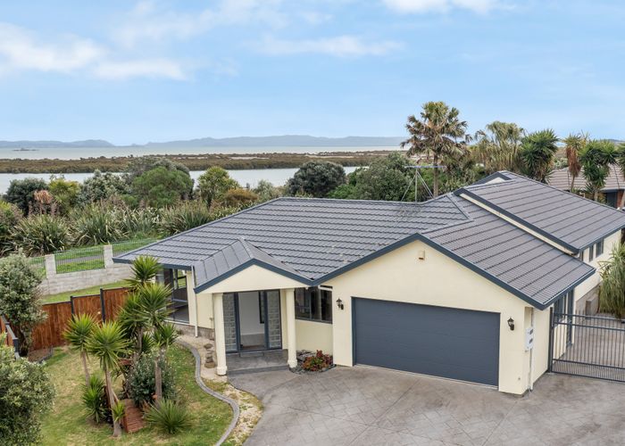  at 41 Bellville Drive, Clendon Park, Auckland