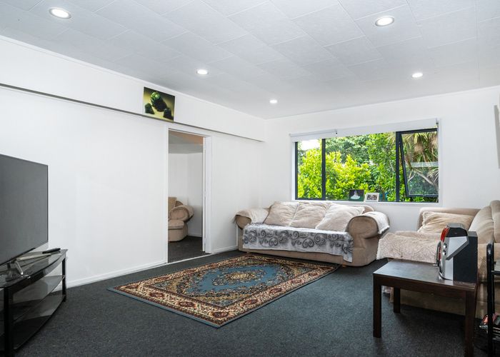  at 2/15 Mcleod Road, Henderson, Auckland