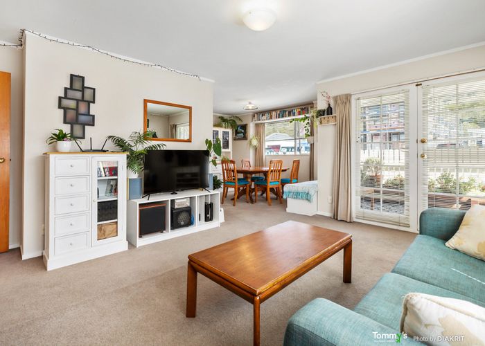  at 165A Queens Drive, Lyall Bay, Wellington