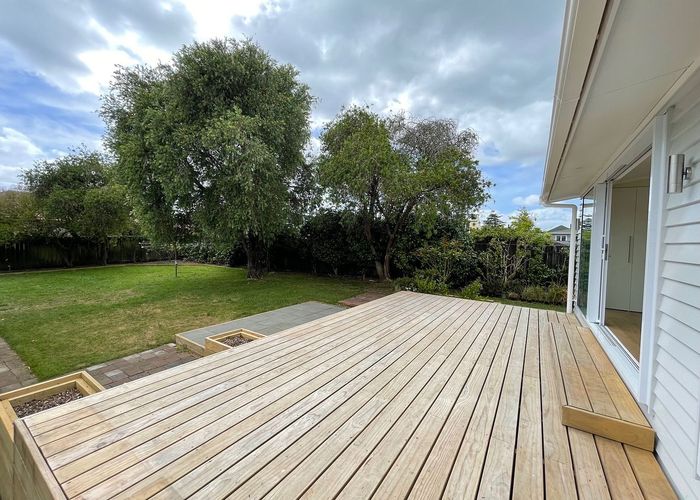  at 725 Te Atatu Road, Te Atatu Peninsula, Waitakere City, Auckland