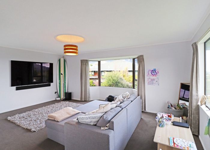  at 32 Outram Grove, Kelson, Lower Hutt, Wellington
