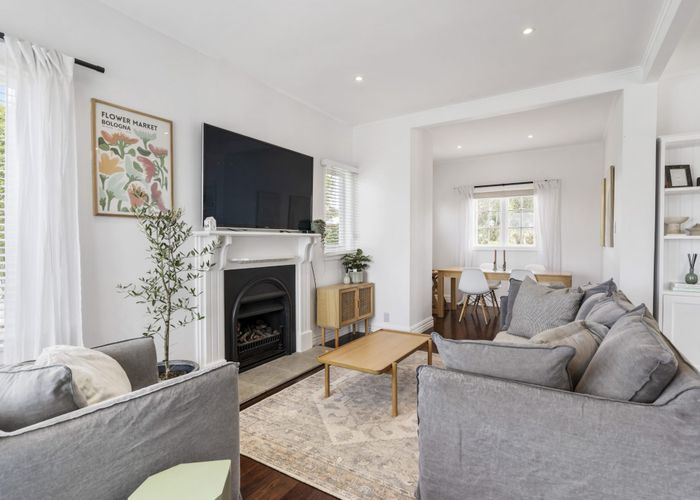  at 32 Selwyn Road, Cockle Bay, Auckland
