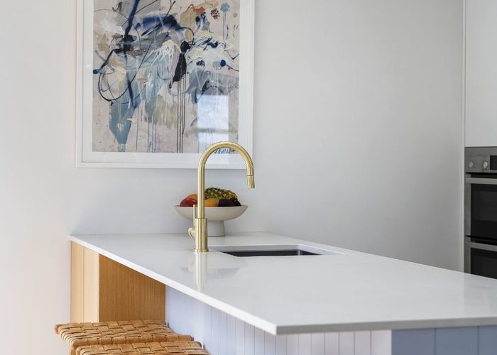  at 2/41 Island Bay Road, Beach Haven, Auckland