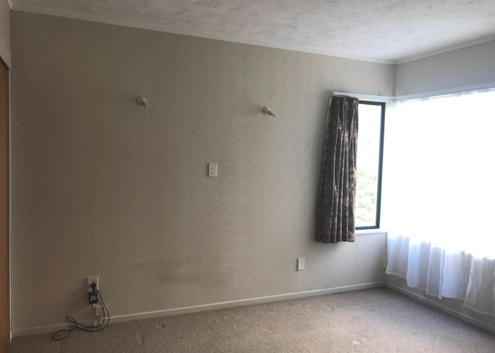  at 5 Sandgate Avenue, Botany Downs, Manukau City, Auckland