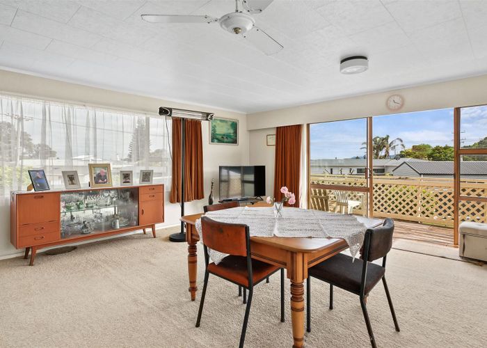  at 17 West Crescent, Te Puru, Thames