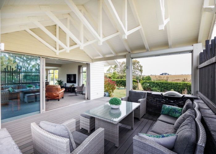  at 20 Loveston Lane, Kelvin Grove, Palmerston North