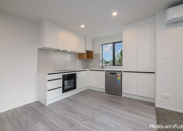  at 5/17 Kingdale Road, Henderson, Auckland