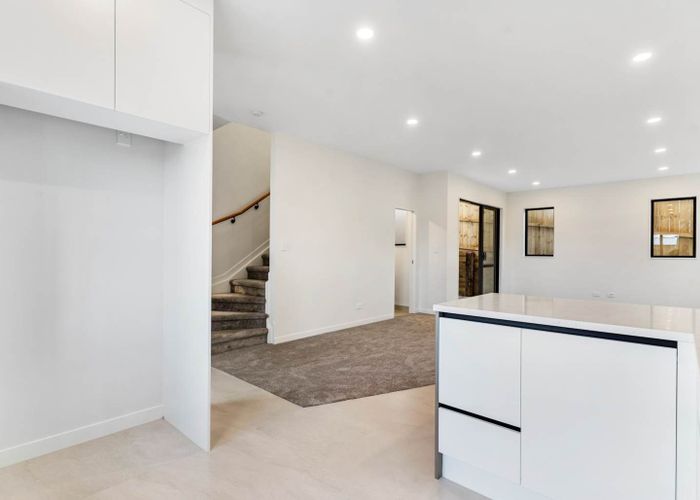  at 3/40 Cyclarama Crescent, Massey, Waitakere City, Auckland