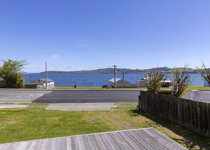  at 1/202 Lake Terrace, Waipahihi, Taupo, Waikato