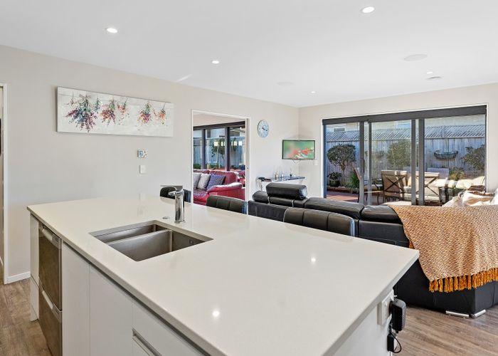 at 32 San Priamo Place, Paraparaumu Beach, Paraparaumu