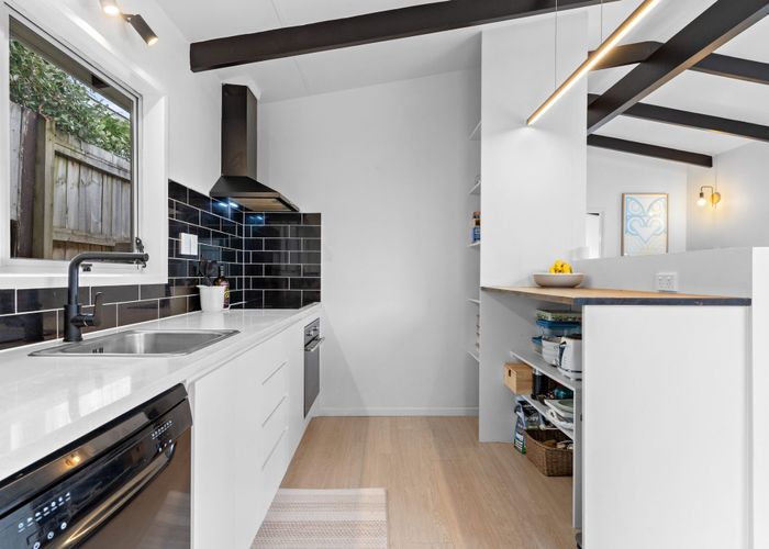  at 2/24 Arthur Street, Onehunga, Auckland City, Auckland