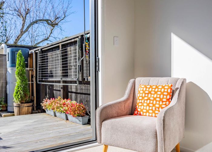  at 4 Tuhono Lane, Northcote, North Shore City, Auckland
