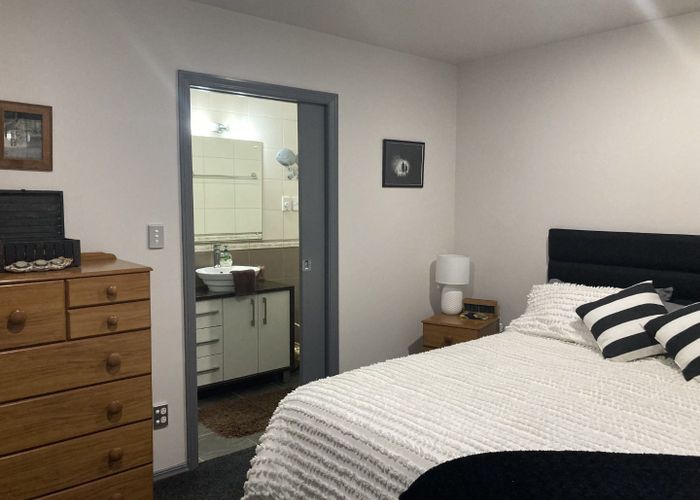  at 14 Bush View Lane, Northcote Point, North Shore City, Auckland