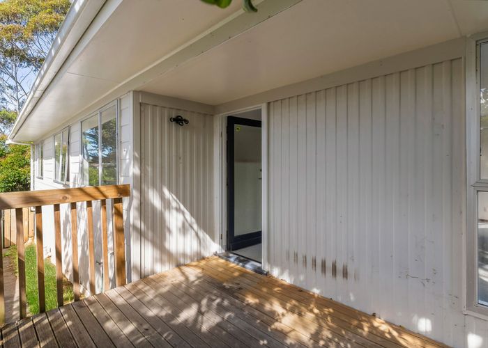  at 33 Japonica Drive, Beach Haven, Auckland