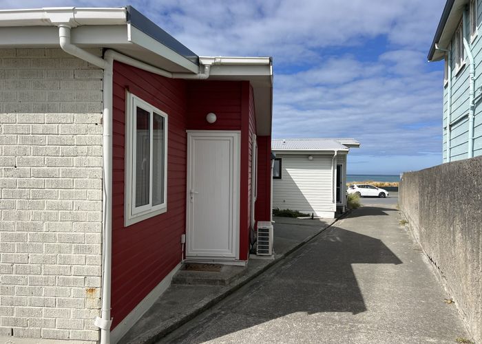  at 2/10 Lyall Parade, Lyall Bay, Wellington, Wellington