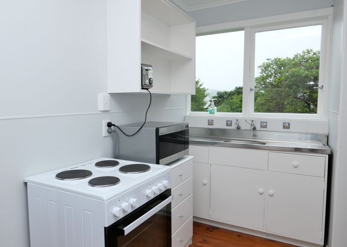  at 32a Charlotte Av, Brooklyn, Wellington, Wellington