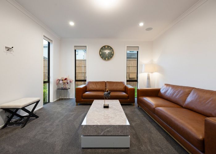  at 15 Miharo Crescent, Flagstaff, Hamilton