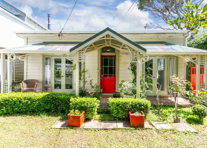  at 109 Northland Road, Northland, Wellington