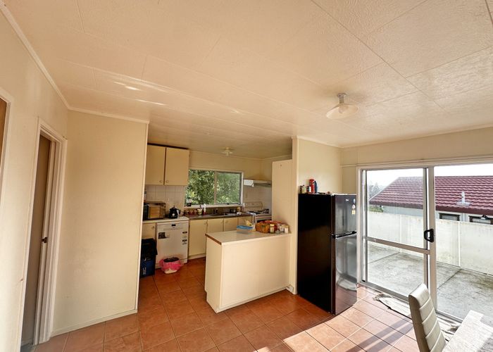  at 30 Sungrove Rise, Henderson, Waitakere City, Auckland