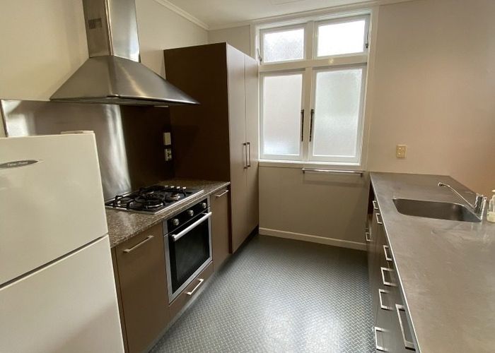  at 2/9 Essex Road, Mount Eden, Auckland City, Auckland