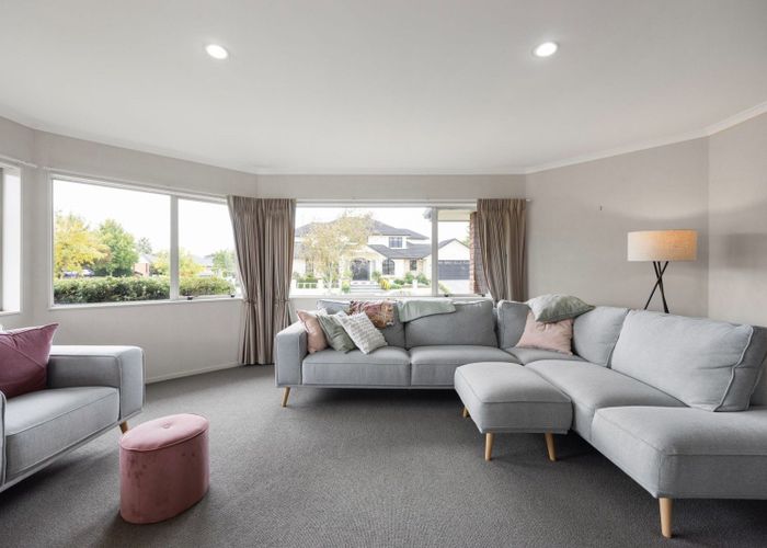  at 81 Wiltshire Drive, Huntington, Hamilton